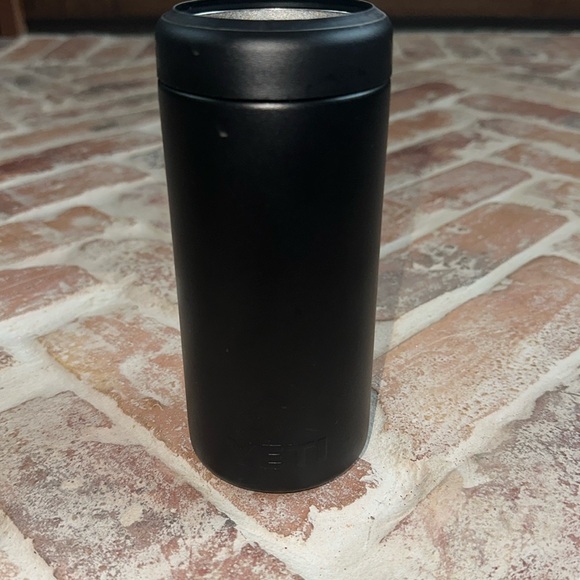 Yeti Other - Yeti Slim Can Cooler